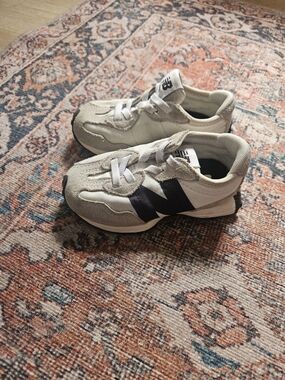 New Balance 327 Size 6.5